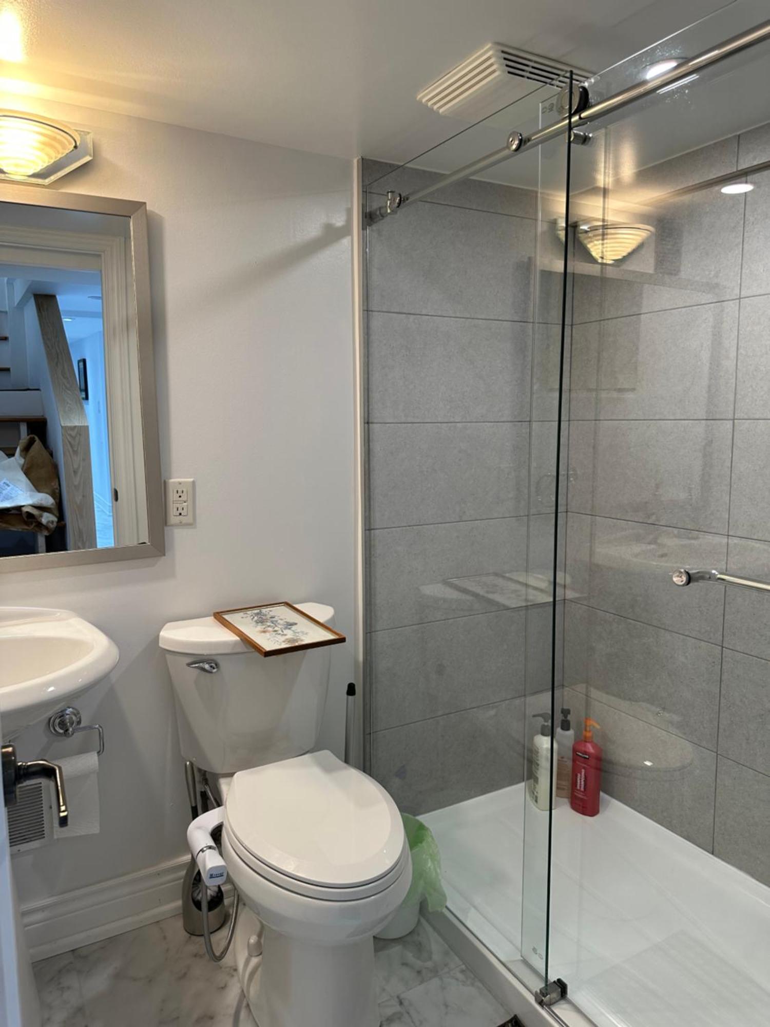 Double Bedroom On Up Or 3 Bedrooms In Basement Near Eglinton Subway Station Toronto Exteriör bild
