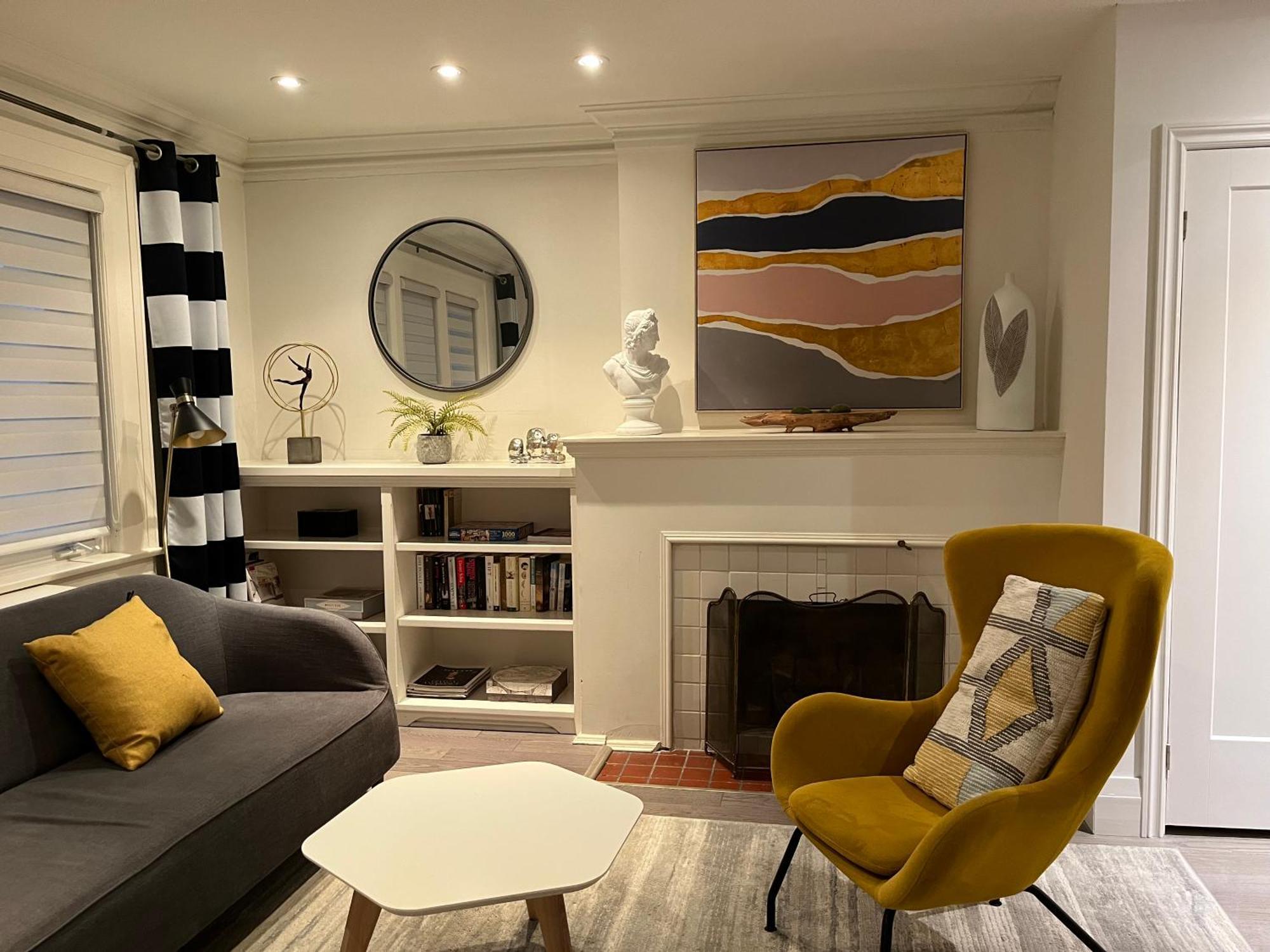 Double Bedroom On Up Or 3 Bedrooms In Basement Near Eglinton Subway Station Toronto Exteriör bild