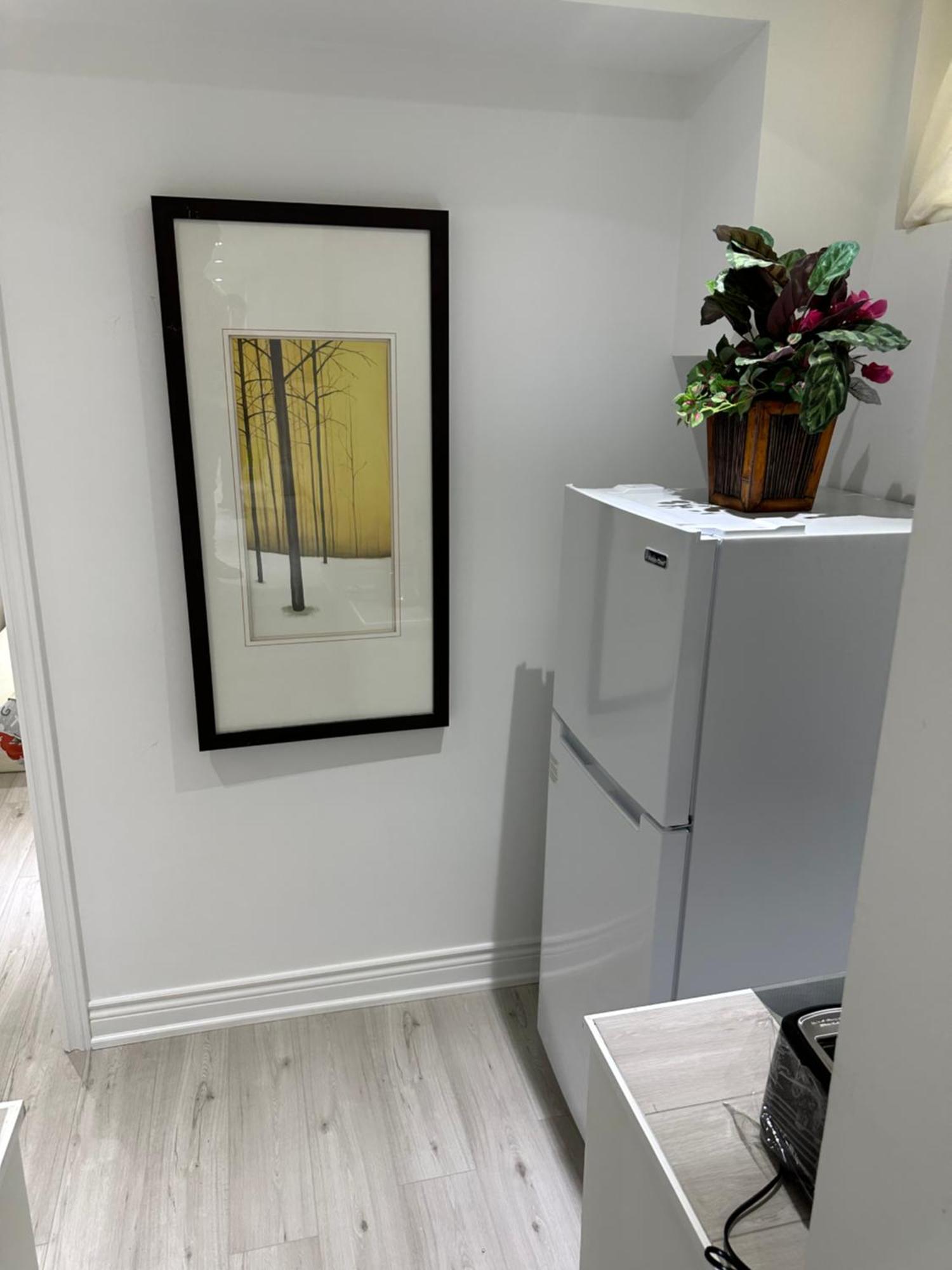 Double Bedroom On Up Or 3 Bedrooms In Basement Near Eglinton Subway Station Toronto Exteriör bild