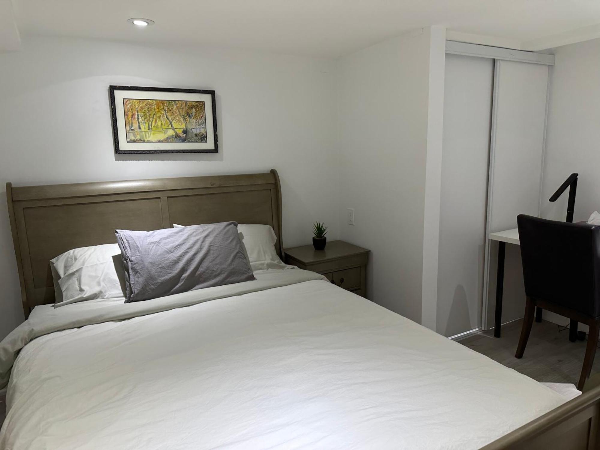 Double Bedroom On Up Or 3 Bedrooms In Basement Near Eglinton Subway Station Toronto Exteriör bild